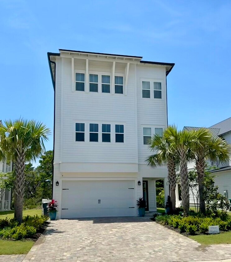 Foto principal - 48 Seaboard Ln