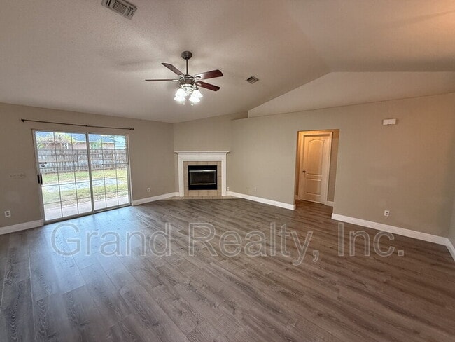 Foto del edificio - 4754 Winterdale Dr