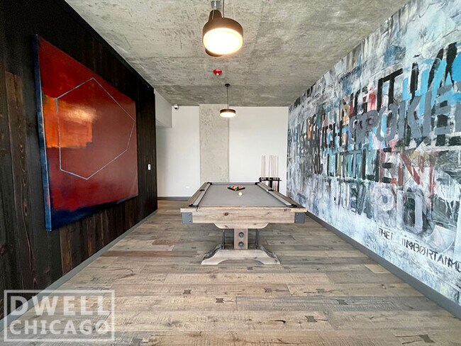 Foto del edificio - 1352 W Lake St