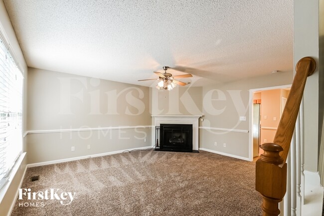 Building Photo - 8900 Juaquin Ln