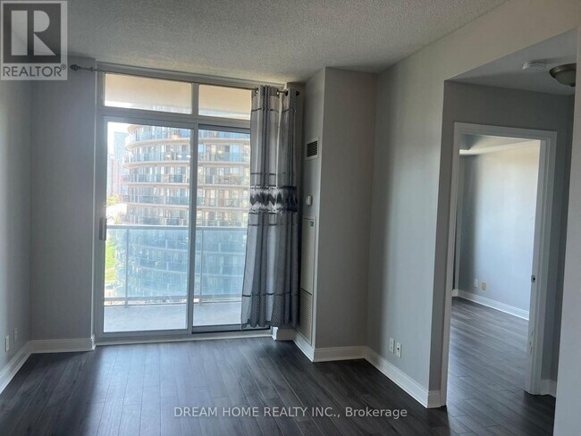 Building Photo - 70 Absolute Ave