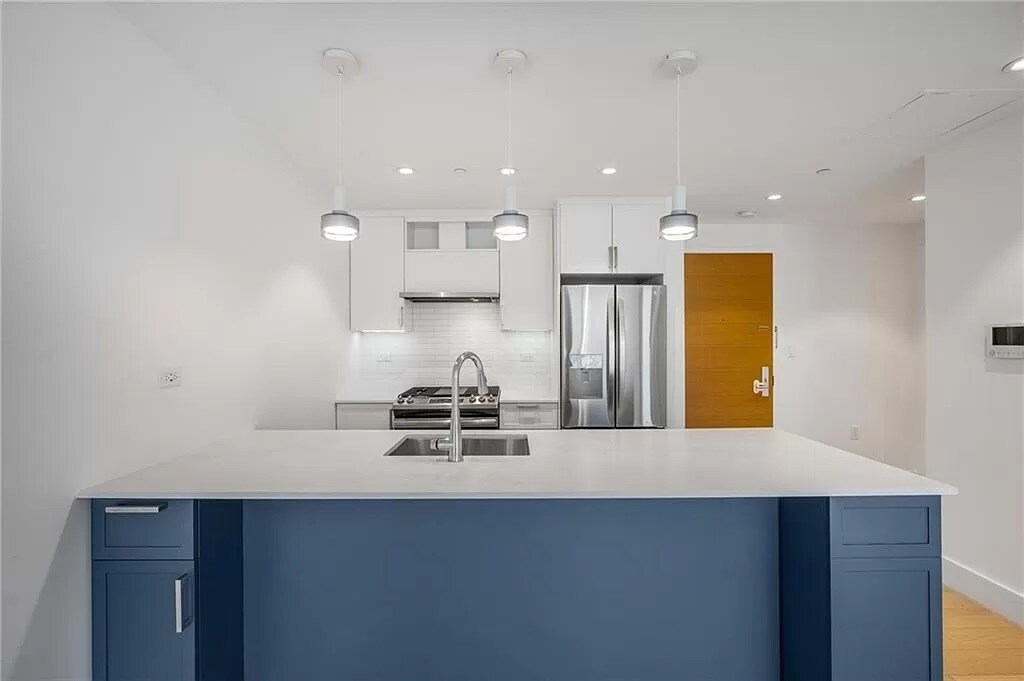 Foto principal - 133 Beach 116th St
