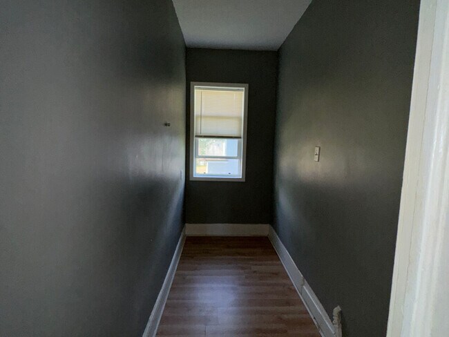 Foto del edificio - 2105/2107 Emerson Avenue North