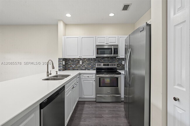 Foto del edificio - 5779 NW 116th Ave