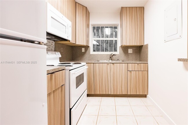 Foto del edificio - 1060 NE 78th St