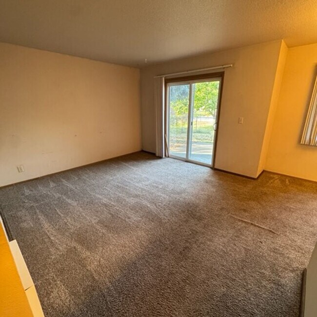 Foto del edificio - 7573 W Pine St