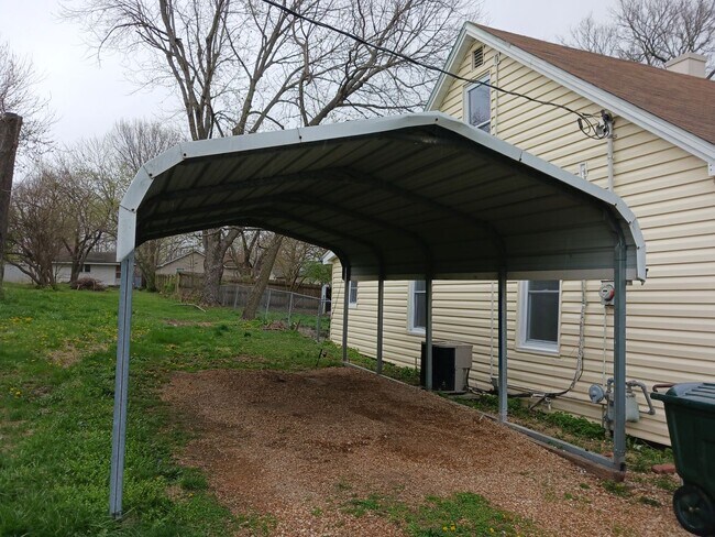 Building Photo - 1408 Holloway St