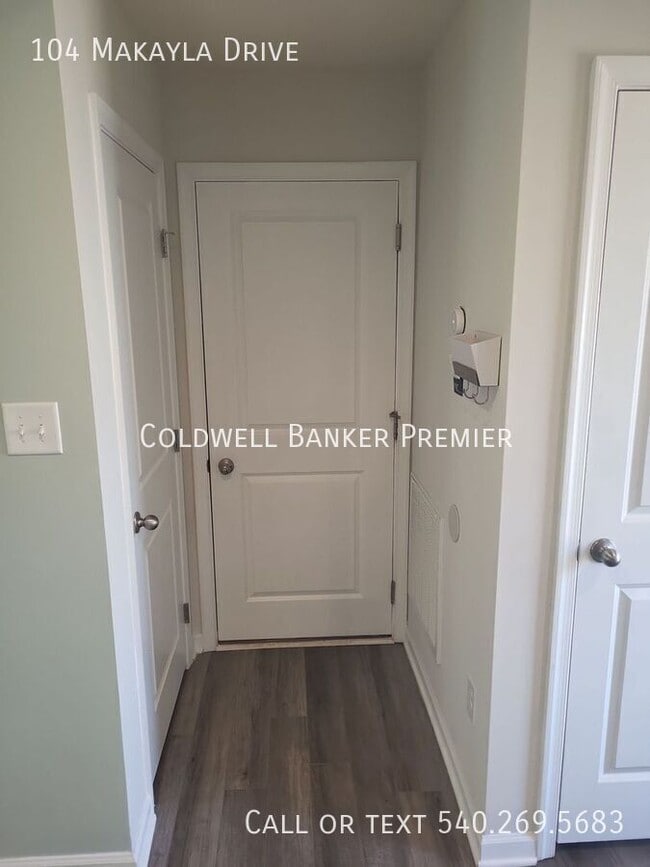 Building Photo - 104 Makayla Dr