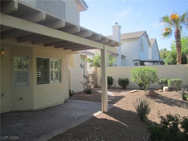 Building Photo - 2058 Smoketree Village Cir