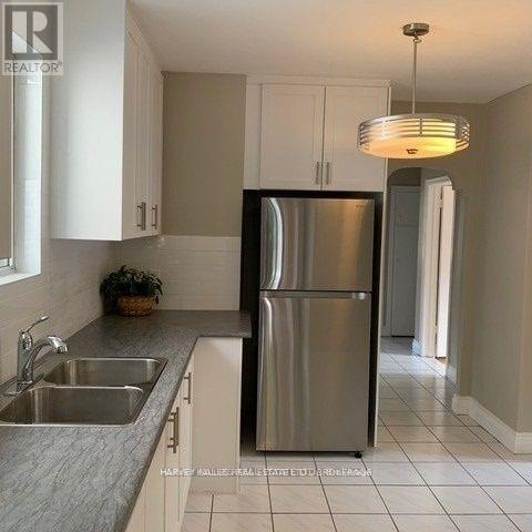 Building Photo - 72 McGillivray Ave