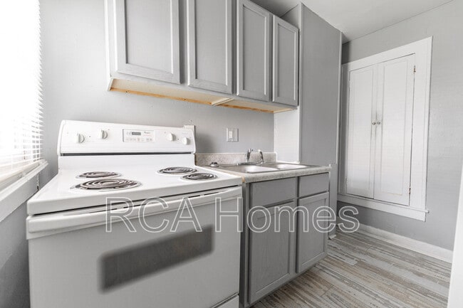 Building Photo - 140 Villa Ave
