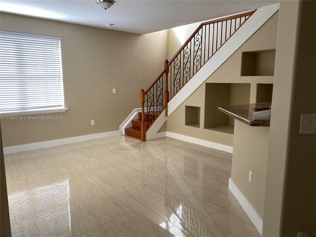 Foto del edificio - 4890 NW 108th Pl