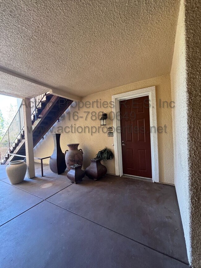 Foto del edificio - East Roseville - Gated Phoenician - Great ...