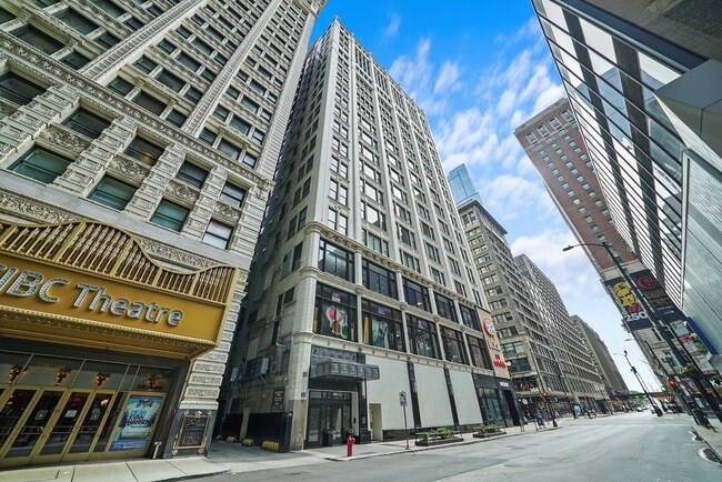 Building Photo - 8 W Monroe St