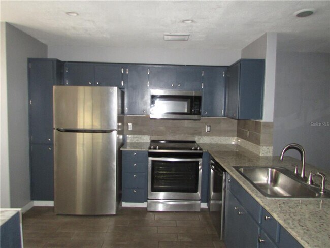 Foto del edificio - 12715 Raeburn Way