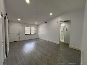 Building Photo - 6132 Fairfield Cir