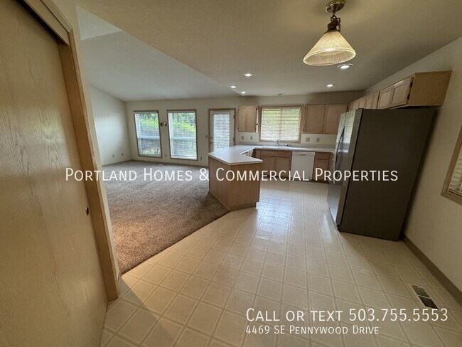 Foto del edificio - 4469 SE Pennywood Dr