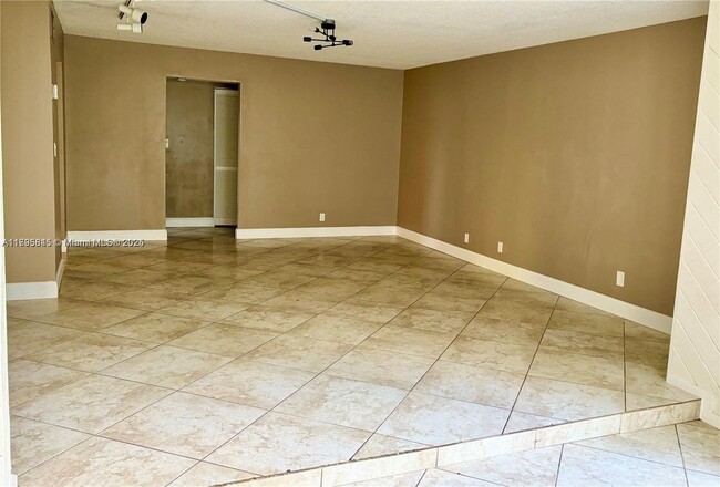 Foto del edificio - 3100 N Pine Island Rd