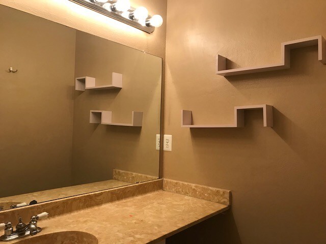 Foto del edificio - 1624 Aquarena Springs Dr