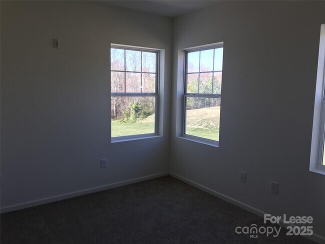 Building Photo - 17905 Delmas Dr