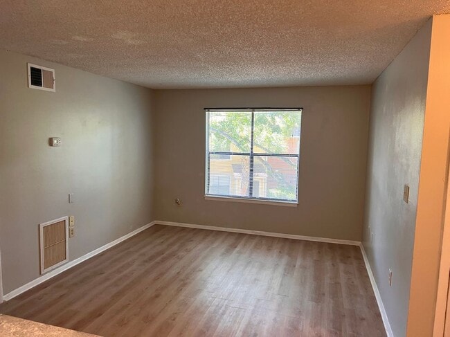 Building Photo - 225 S Tropical Trail