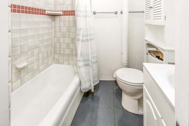Building Photo - 1114 Escalona Dr
