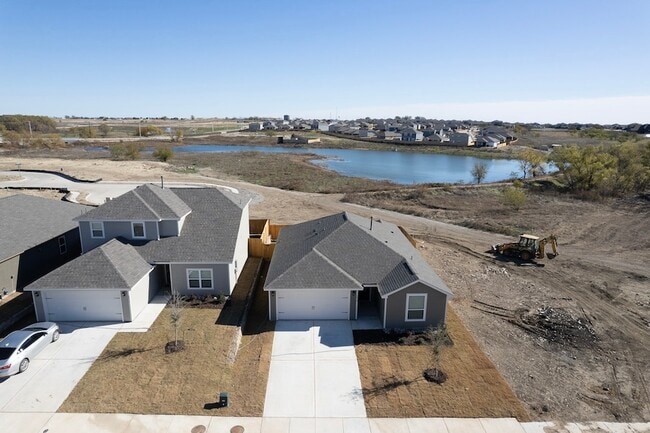 Building Photo - 8012 White Sulphur Rd