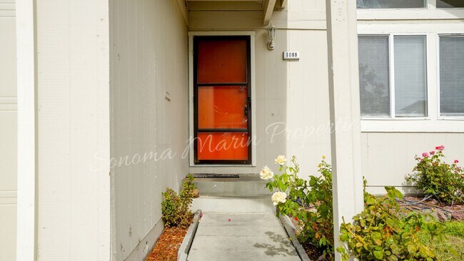 Building Photo - Cute 5 bedroom house in Rohnert Park ~ Rem...