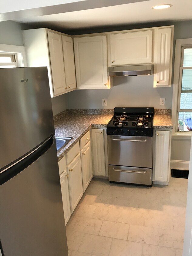 14 Hillside Rd Unit 1, Hull, MA 02045 Apartments Hull, MA