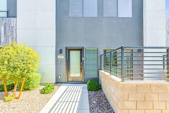 Building Photo - 1119 S Stapley Dr