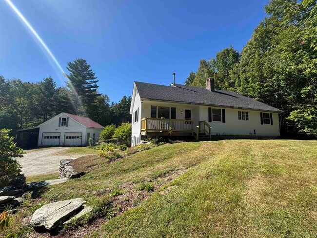 Foto del edificio - 473 Hapgood Pond Rd
