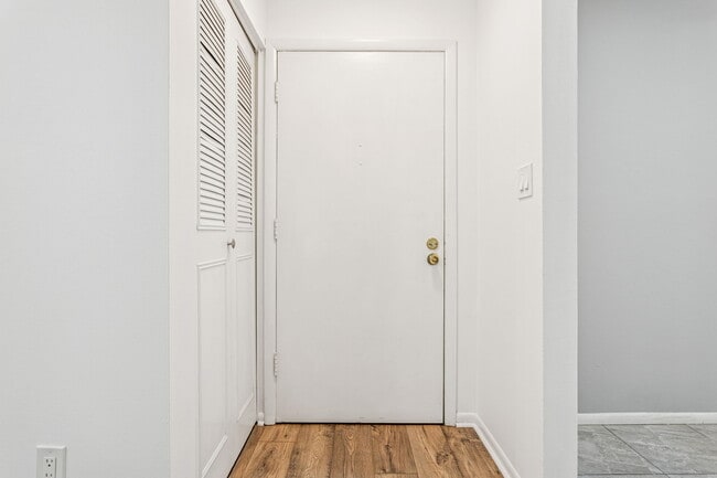 Building Photo - 4606 W Gray St