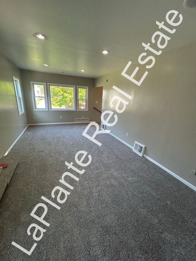 Building Photo - 3510 Wallwerth Dr