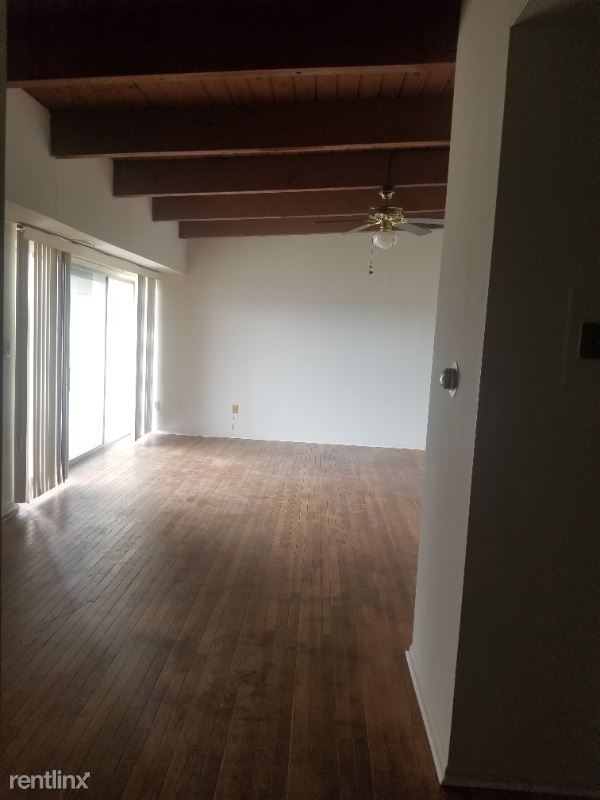 Building Photo - 2 br, 1 bath Condo - 5540 Karen Elaine Dr.