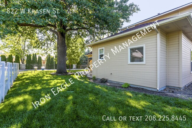 Building Photo - 822 W Krasen St