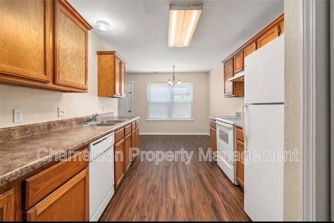 Building Photo - 2910 Dawn Ct