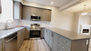 Building Photo - 2072 Wonnacott Way SW