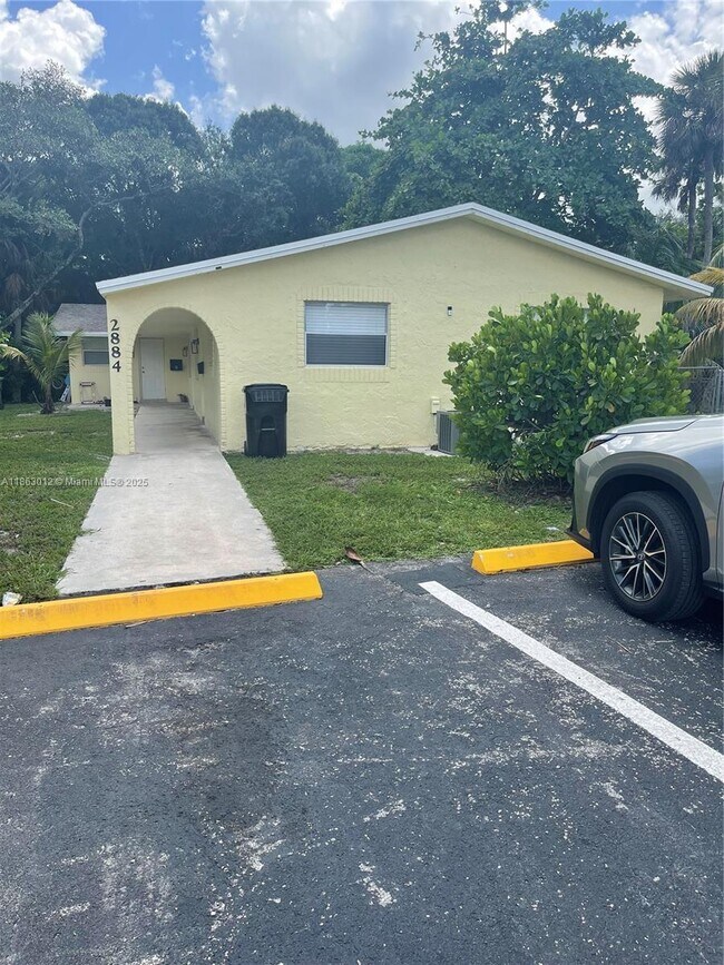 Building Photo - 2884 SW 19th Pl