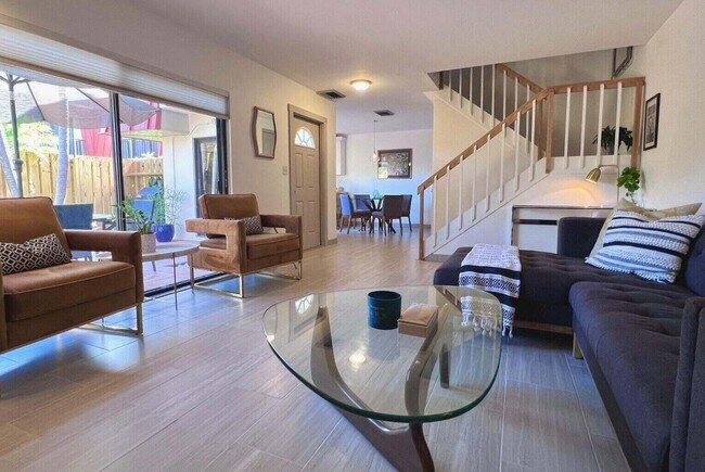 Foto del edificio - 3187 Gardens East Dr