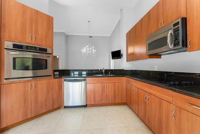 Foto del edificio - 16102 Emerald Estates Dr
