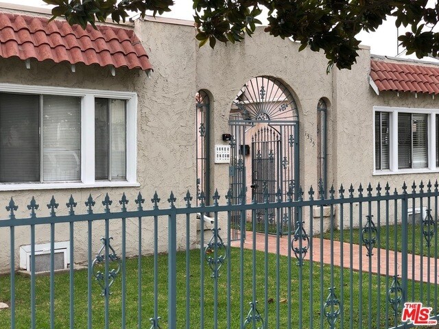 Foto del edificio - 1335 Junipero Ave