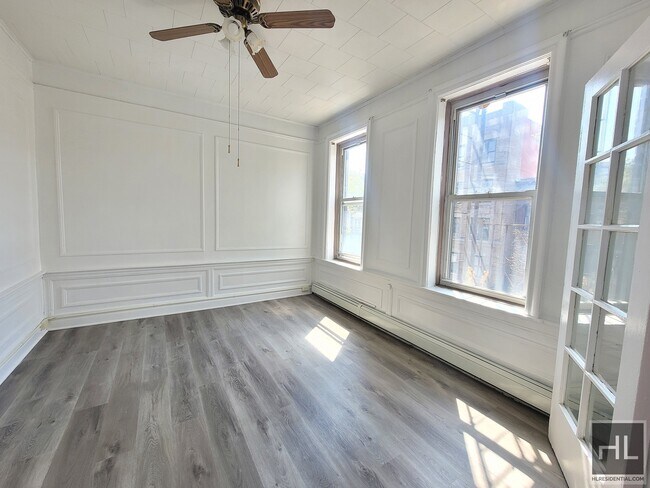 Building Photo - Spacious Sunset Park 2 bdrm