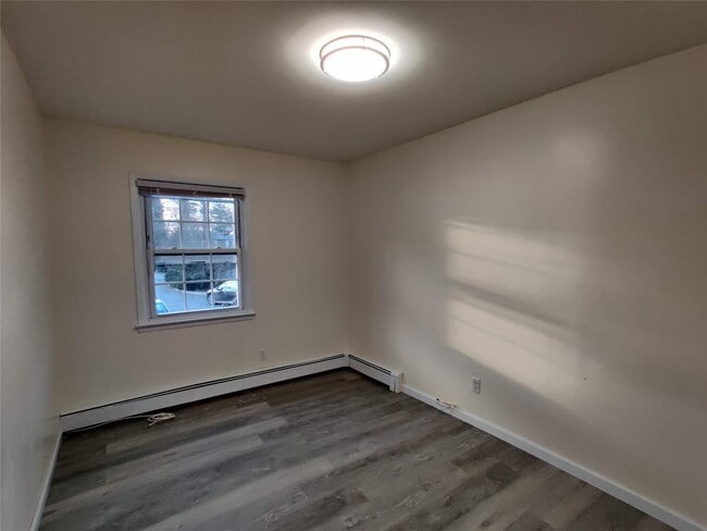 Building Photo - 174A Iceland Dr
