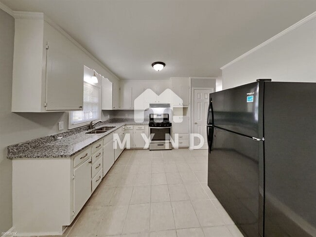Building Photo - 3 br, 1.5 bath House - 528 Efird St