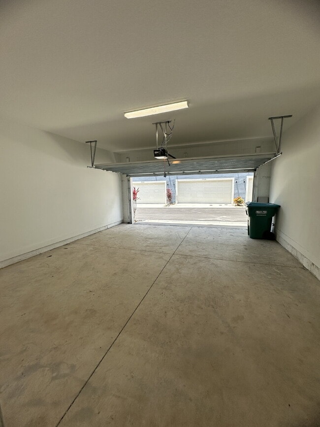 Building Photo - Stylish 3-Bedroom Townhouse with 2.5 Baths...