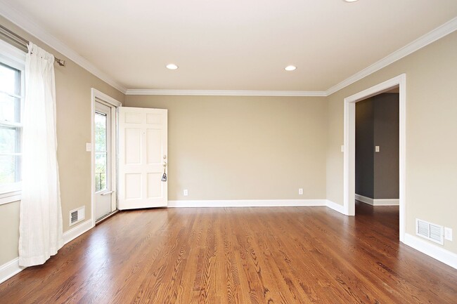Building Photo - Locust Grove Home With Fenced Yard