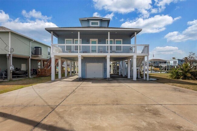 Foto del edificio - 126 Driftwood Rd