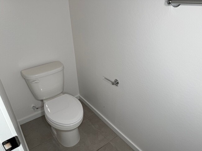 Building Photo - 2462 E Alonso Dr
