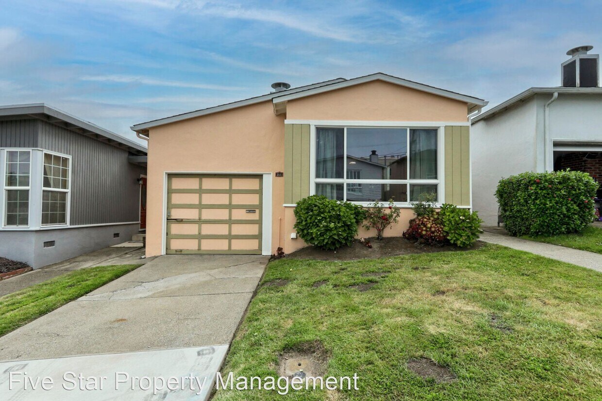 Foto principal - 3 br, 2 bath House - 355 Palomar Dr