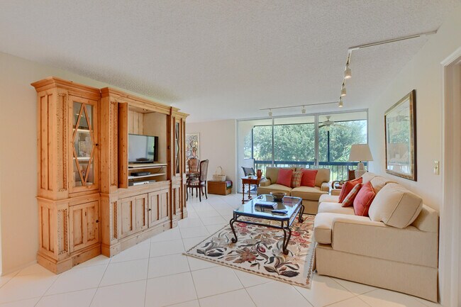 Foto del edificio - 1731 Bridgewood Dr